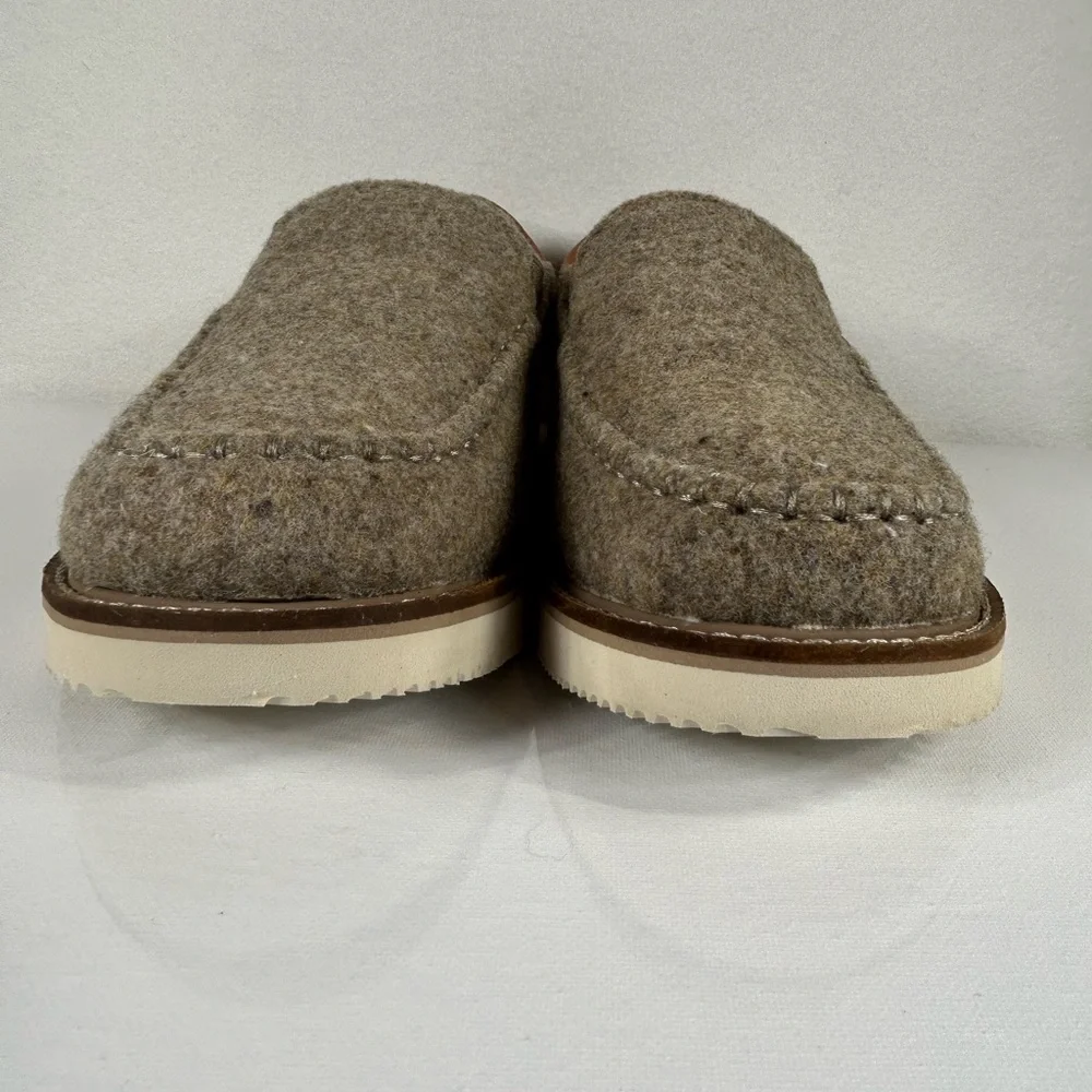 Sanuk Tan and Brown Slip-On Loafers Size 7